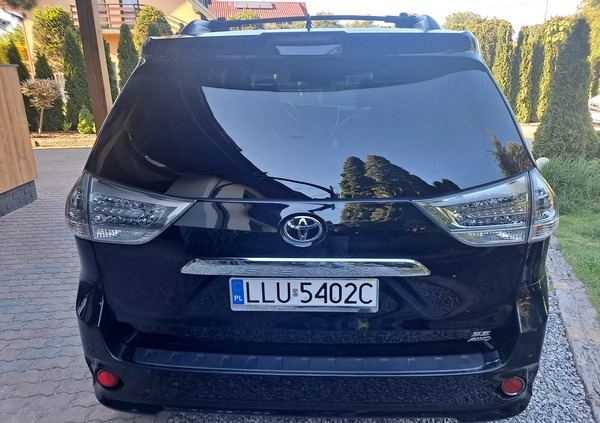 Toyota Sienna cena 169000 przebieg: 29000, rok produkcji 2020 z Łuków małe 631